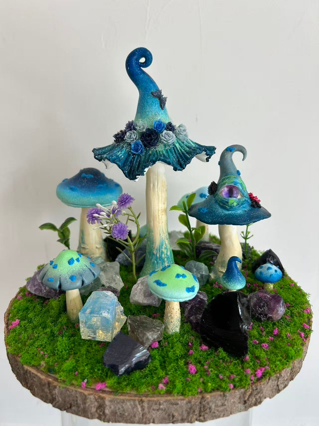 Focus Grove — Handmade Mushroom Forest with Natural Crystals