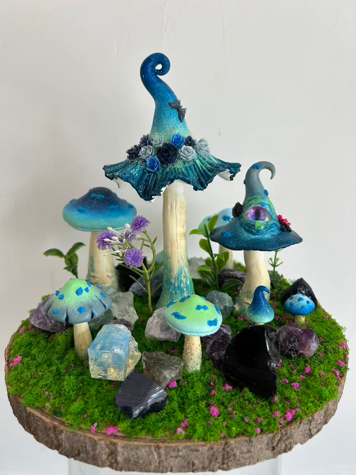Focus Grove — Handmade Mushroom Forest with Natural Crystals